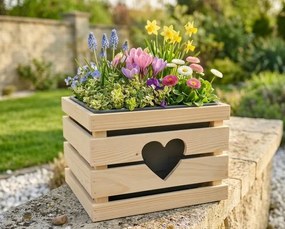 AMADEA Drevený obal so srdiečkom s kvetináčom, 27x27x20 cm Český výrobok