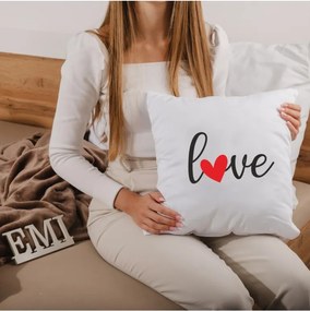 Dekoratívny vankúš Love 40x40 cm EMI