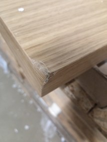 AKCIA Čierny jedálenský stôl s doskou v dekore dub PURO 60x60 II. akosť