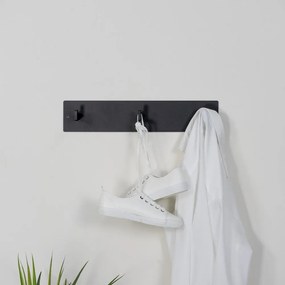 Čierny kovový nástenný vešiak Leatherman – Spinder Design