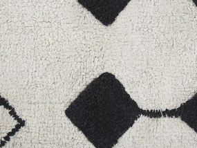 Bavlnený koberec 140 x 200 cm biela/čierna KHEMISSET Beliani