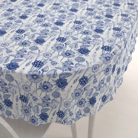 Biante Dekoračný oválny obrus PML-090 Modré jarné kvety na bielom 60x100 cm