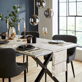 Behúň na stôl z mikrosaténu 32x220 cm Deco Sequin – Catherine Lansfield