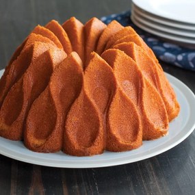 Forma na koláč Nordic Ware Crown bundt, 10 šálok, zlatá, 91777