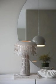 Sivobéžová stolová lampa s kovovým tienidlom (výška 38 cm) Verbera – Markslöjd