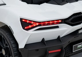 Ramiz Lamborghini Revuelto vozidlo Biela