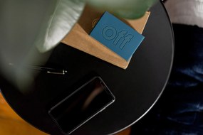 Budík Flip+ rádiovo riadený čierny
