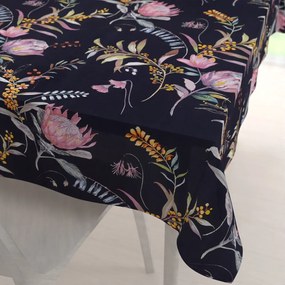 Biante Bavlnený obdĺžnikový obrus Sandra SA-427 Dúhové kvety na tmavo modrom 140x180 cm