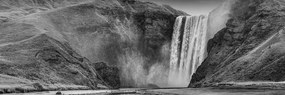 Obraz ikonický vodopád na Islande v čiernobielom prevedení - 150x50