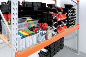 Plastový úložný box na kolieskach NUK4L 17 l - priehľadná
