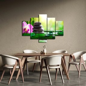 Obraz masážnych kameňov a orchidey na vode (150x105 cm)