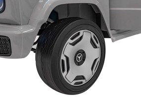 Detské autíčko s elektrickým pohonom 4x4 Mercedes Benz EQG - strieborné