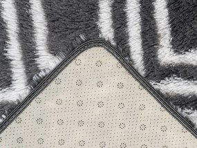 TZ Tmavosivý vzorovaný koberec shaggy Decor Cube Rozmer: 80x150 cm