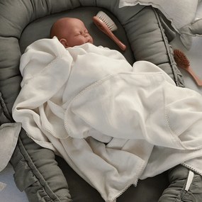 Ľanové hniezdo pre bábätko s volánom olivová