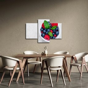 Obraz - miska s lesným ovocím (90x60 cm)