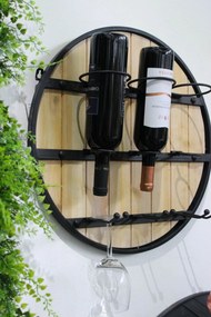 Čierna polička na stenu s úchytom na víno a poháre