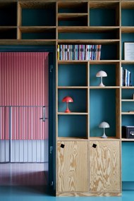 Louis Poulsen Prenosná lampa Panthella 160 V3 Opal Pale Blue