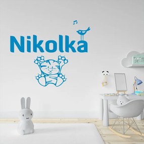 Veselá Stena Samolepka na stenu na stenu Mačička s menom Farba: černá