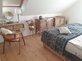 Šedý chlpatý vankúš Tiara s bielymi pruhmi - 30 * 50 * 15cm
