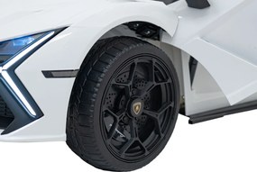 Ramiz Lamborghini Revuelto vozidlo Biela