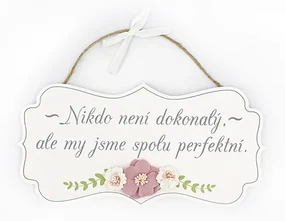 Nekupto Dřevěná cedulka s květinou Spolu jsme perfektní