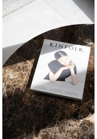 Hnedý mramorový okrúhly konferenčný stolík 90x90 cm Brooksville - Rowico