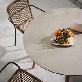 Béžová záhradná stolička s oceľovou konštrukciou Kave Home Bomer