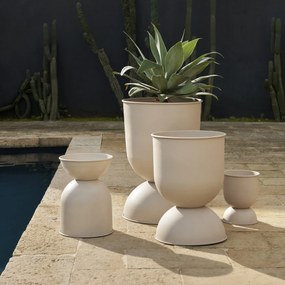 Ferm Living Kovový kvetináč Hourglass Cashmere Extra Small