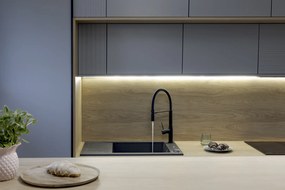 Laveo Pionier, 1-komorový granitový drez 780x500x207 s krátkym odkvapávačom, čierna škvrnitá, LAV-SBR_713T