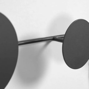 Čierny kovový nástenný vešiak Kave Home Vianela, 41 x 10 cm