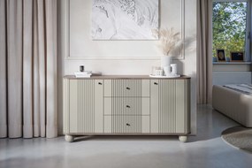 Komoda Vesper 160 cm so zásuvkami na guľatých nohách - kašmír / orech / čierne úchytky