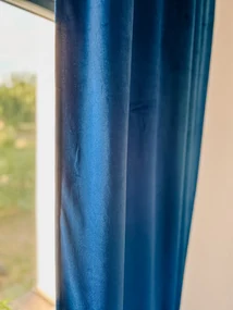 Kráľovsky modrý zatemňovací záves VELVET 140x270 cm Zavesenie: Riasiaca páska
