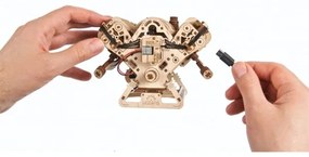 Ugears - 3D drevené mechanické puzzle Motor V8