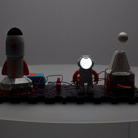 KIK Vzdelávacia elektronická súprava Malý kozmonaut 8+