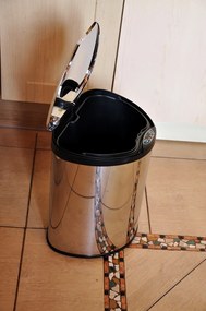 BEZDOTEKU Bezdotykový odpadkový kôš PETIT nerezový guľatý senzorový 9L