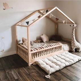 Detská domčeková postieľka Housebed so zábranou (okrúhle priečky) - 60 x 120 cm / prírodná