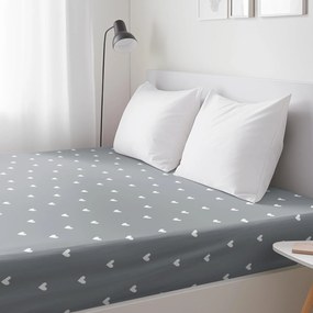 Goldea bavlnená napínacia plachta - srdiečka na sivom 80 x 200 cm