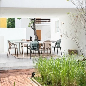 Svetlohnedá plastová záhradná stolička Camilla – Bizzotto