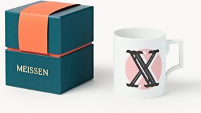 Westwing x MEISSEN, Ručne vyrobený hrnček's ozdobným motívom Initials