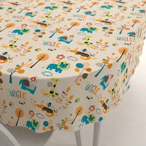 Biante Detský bavlnený oválny obrus Sandra SA-008 Tyrkysové a oranžové zvieratká z džungle 140x200 cm