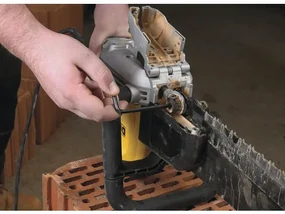 Píla na tehly DeWalt Alligator DWE398