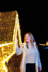 DECOLED LED hviezdicová brána teplá biela 510 × 410 × 75 cm, 36 V, výkon 95,2 W, zo 4 častí