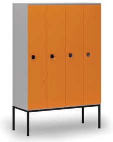 Drevená šatníková skrinka S4 s podnožou, 4 oddiely, 1871 x 1200 x 500 mm, demont, kódový zámok, sivá/oranžová
