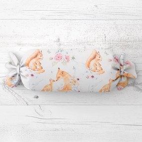 Biante Detský vankúš valec bonbon Sandra SA-694 Veveričky a líšky medzi kvietkami na bielom 15x60 cm