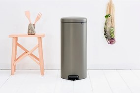 Sivý nášľapný oceľový odpadkový kôš 30 l NewIcon – Brabantia