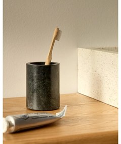 Tmavozelený mramorový téglik na zubné kefky Elenei – Kave Home