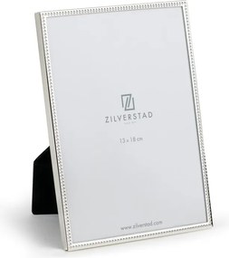 Kovový stojací rámček v lesklej striebornej farbe 14x19 cm Sweet Memory Pearl – Zilverstad