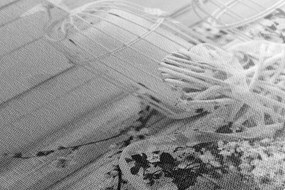 Obraz čerešňová vetvička a lucerničky v čiernobielom prevedení - 90x60