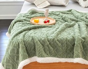 DEKA zelená a biela MikroPlyš 150x200 cm