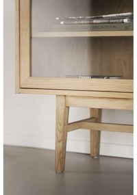 Vitrína v dekore duba s posuvnými dverami v prírodnej farbe 170x75 cm Hazelton – Rowico